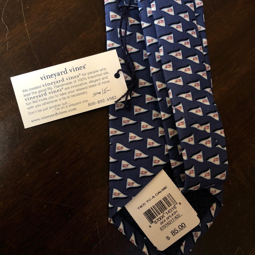 NWT Vineyard Vines Tied to a Cause Sea Splash Whale Tie - Picture 2 of 4